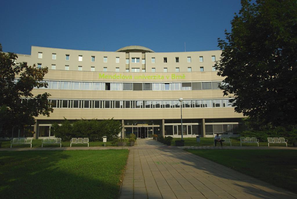 Kolej Akademie Hotel Brünn  Kültér fotó