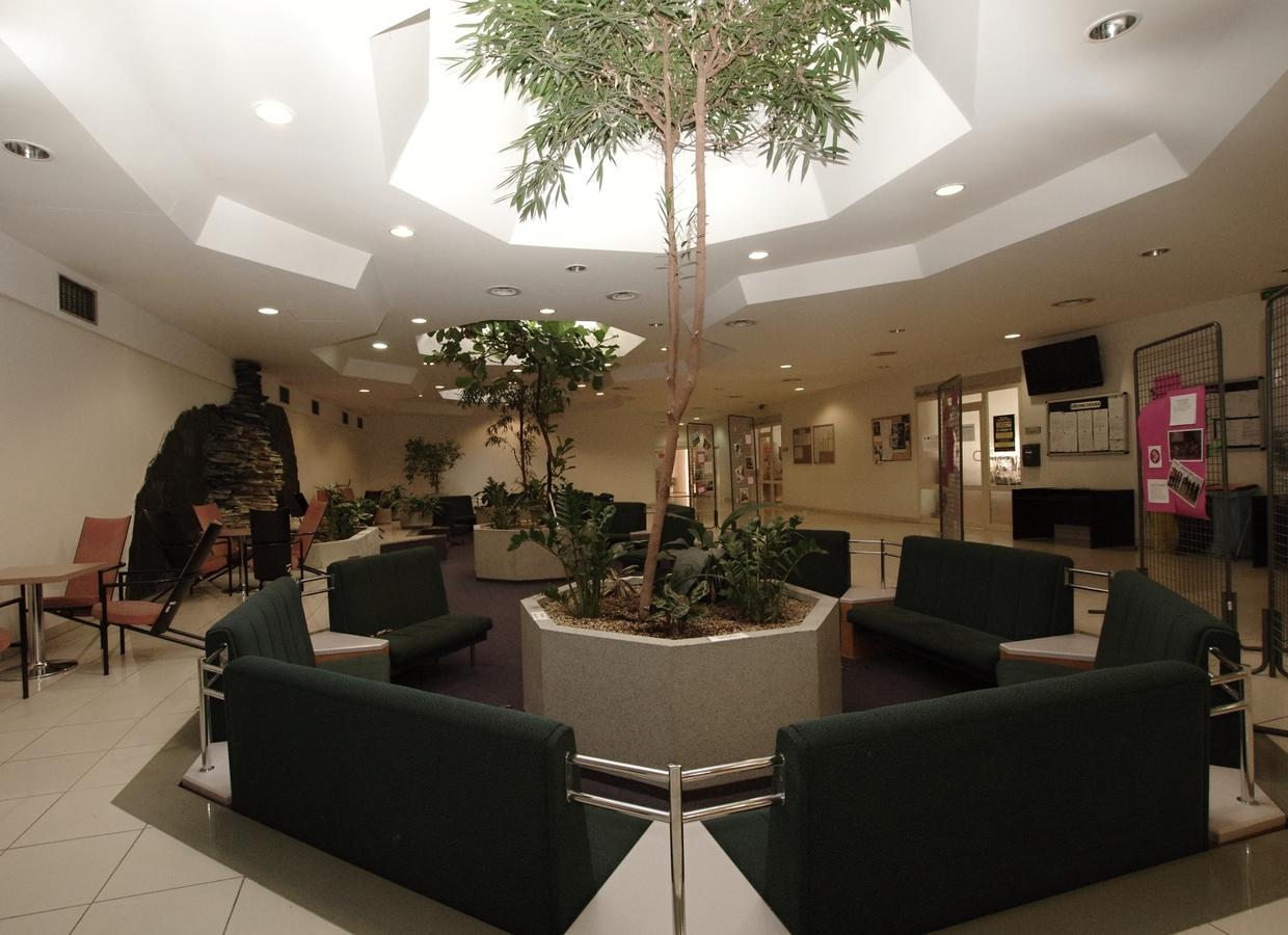 Kolej Akademie Hotel Brünn  Kültér fotó
