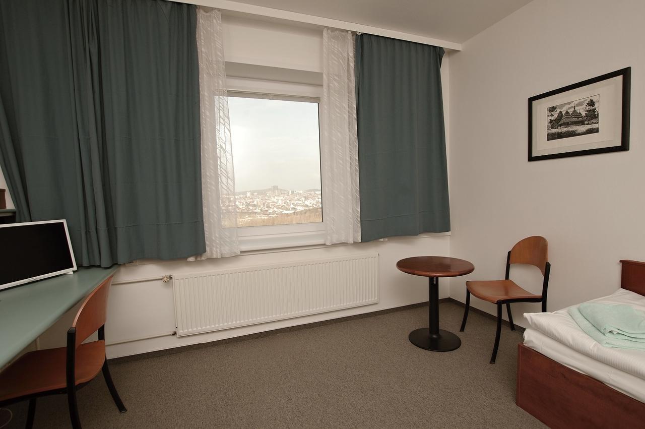 Kolej Akademie Hotel Brünn  Kültér fotó